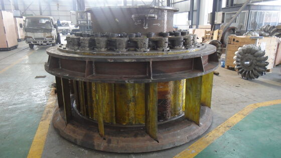 Kaplan-Hydro-Turbine mit verstellbaren Leitschaufeln, Edelstahl-Laufrad und 6300V Generatorspannung für effiziente Wasserkraft